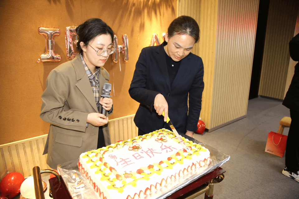 1647237703157728.gif Honeycam 2021-12-23 16-24-08.gif